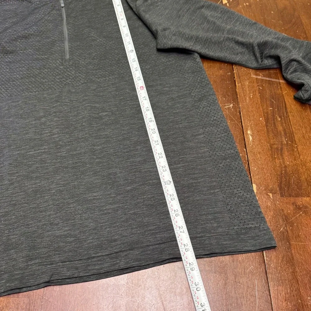 Lululemon Metal Vent Tech Half-Zip Men's Charcoal Size Large Long Sleeve Shirt